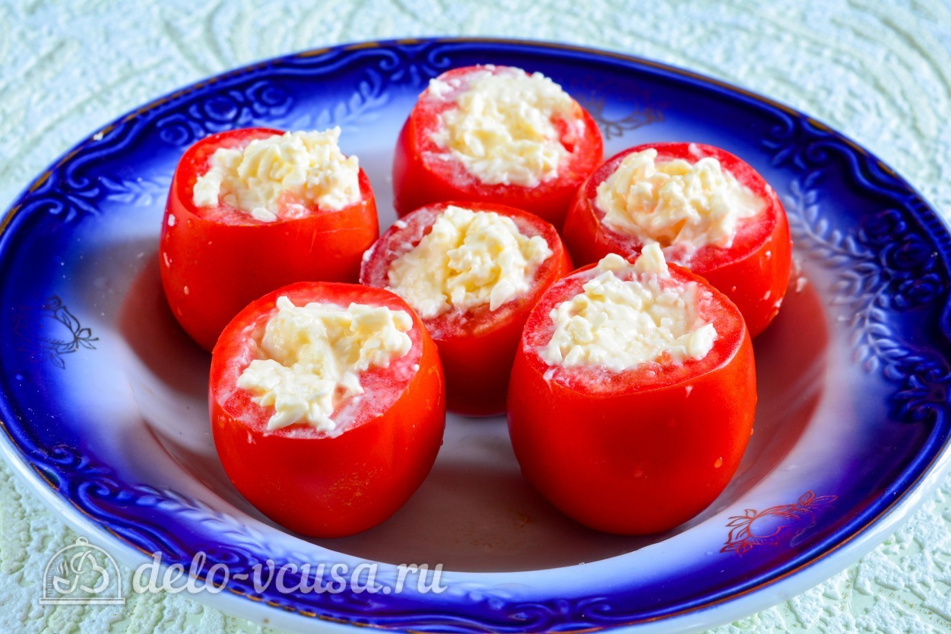 Шаг 6 приготовления Помидоры фаршированные сыром и чесноком