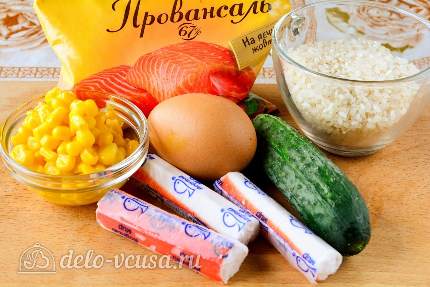 Ингредиенты Крабовый салат с рисом, яйцом и огурцом Фото ингредиенты Крабовый салат с рисом, яйцом и огурцом