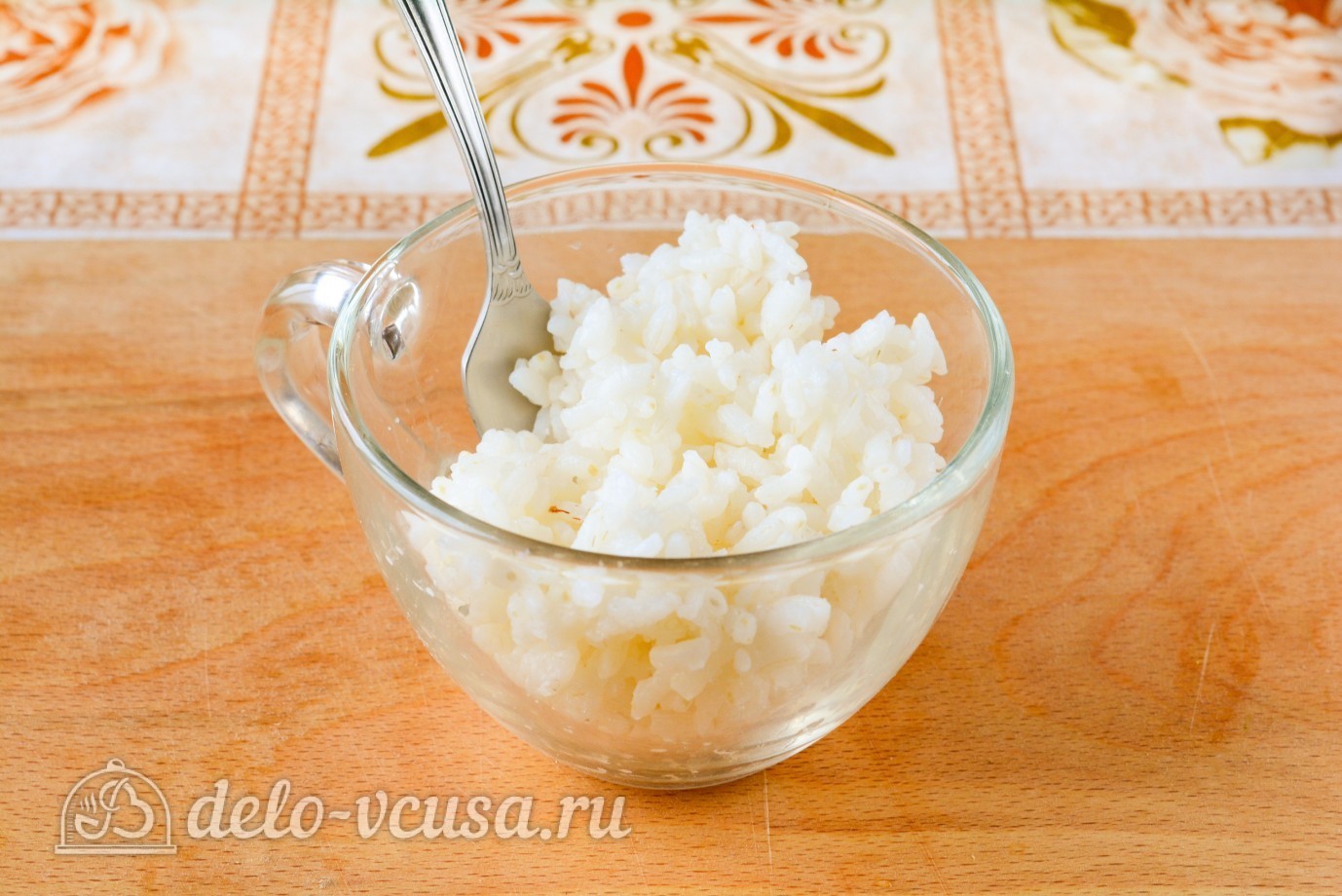 Шаг 1 приготовления Крабовый салат с рисом, яйцом и огурцом