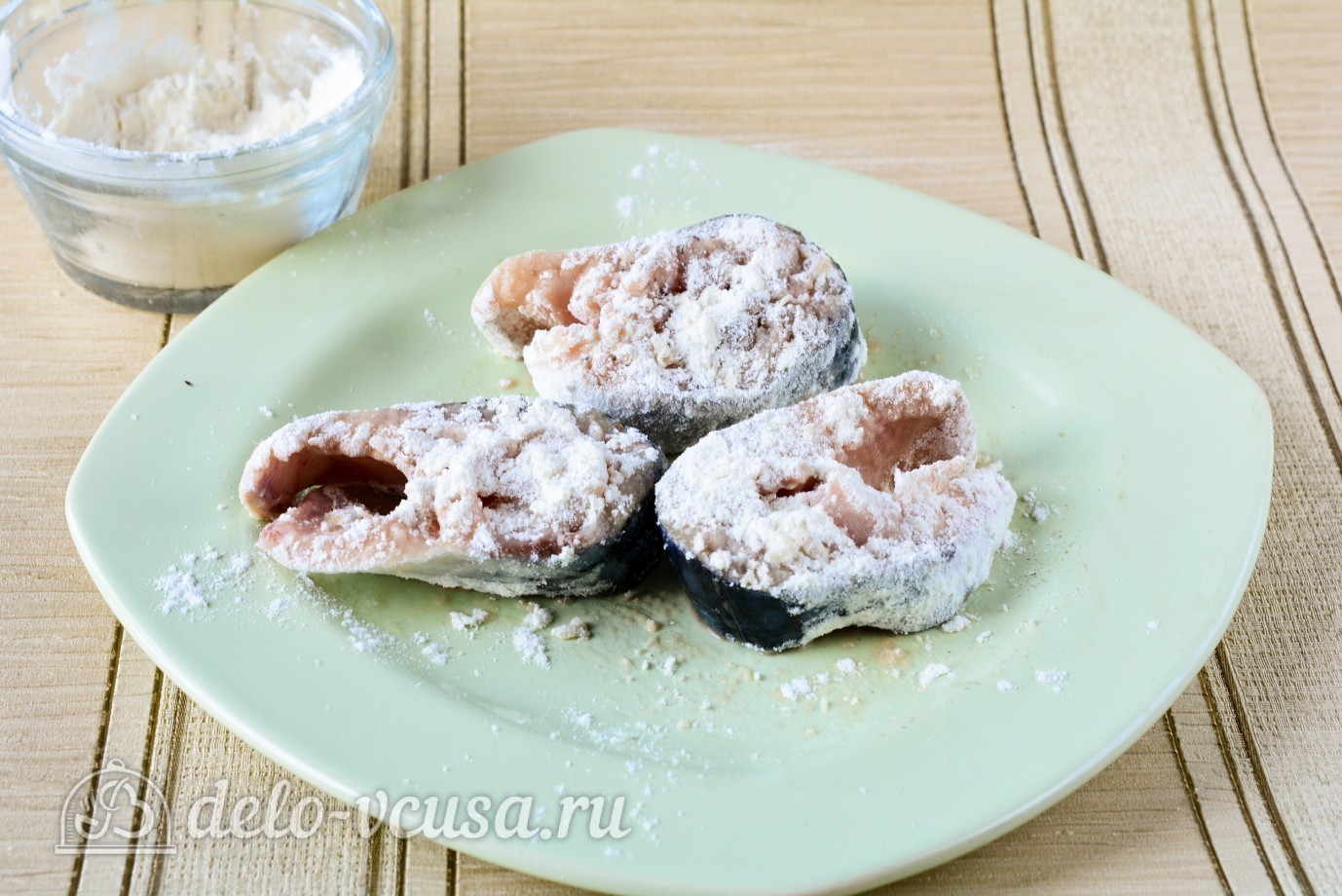 Шаг 2 приготовления Скумбрия жареная на сковороде