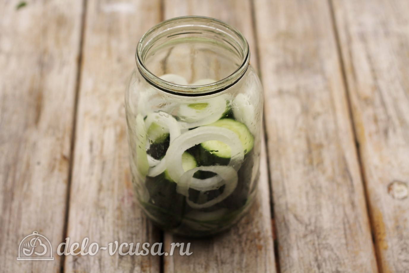 Шаг 4 приготовления Маринованные огурцы с луком