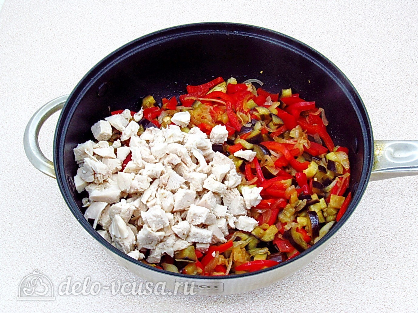 Шаг 10 приготовления Пирог с баклажанами и куриным мясом