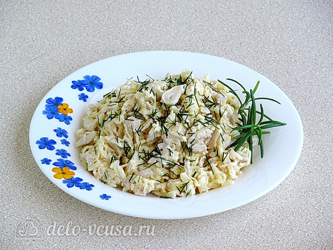 Шаг 8 приготовления Салат с кальмарами и рисом