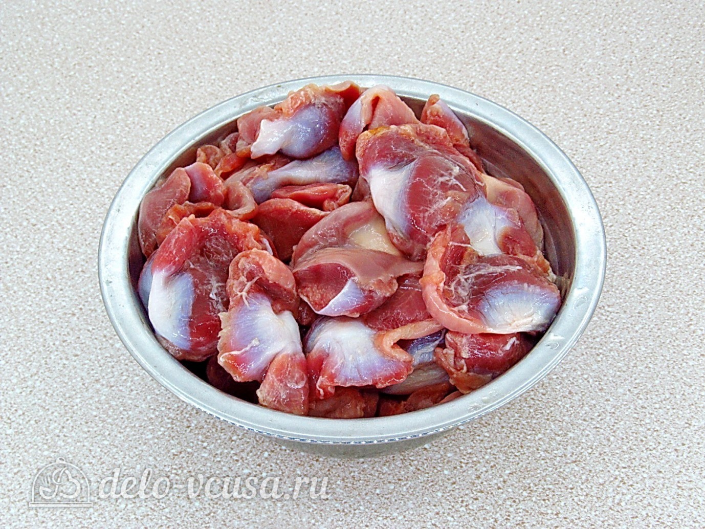 Шаг 2 приготовления Куриные желудки, тушенные в сметане
