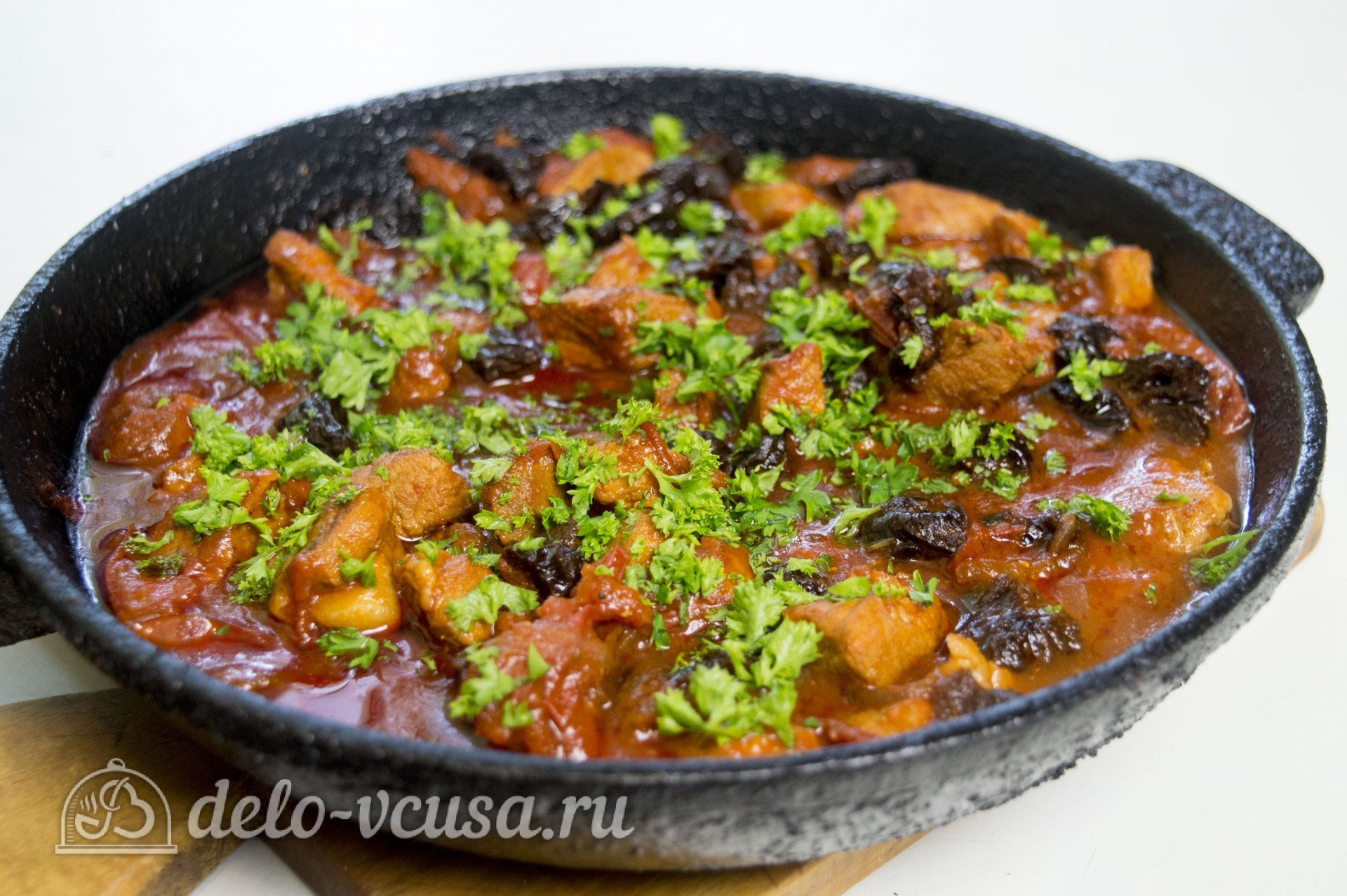 Шаг 7 приготовления Тушеное мясо с черносливом