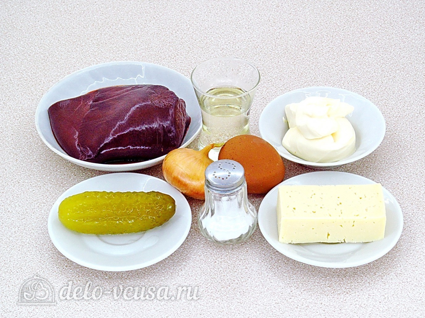 Фото ингредиенты Салат с говяжьей печенью и огурцами