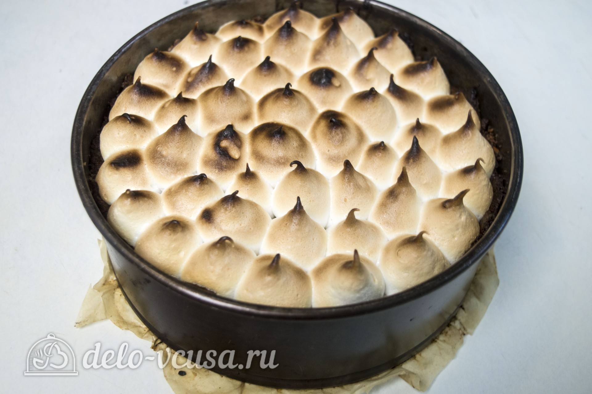 Шаг 15 приготовления Пирог с абрикосами и безе
