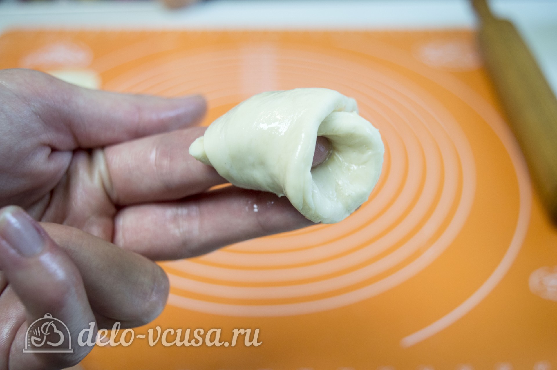 Шаг 7 приготовления Дрожжевые булочки с сыром