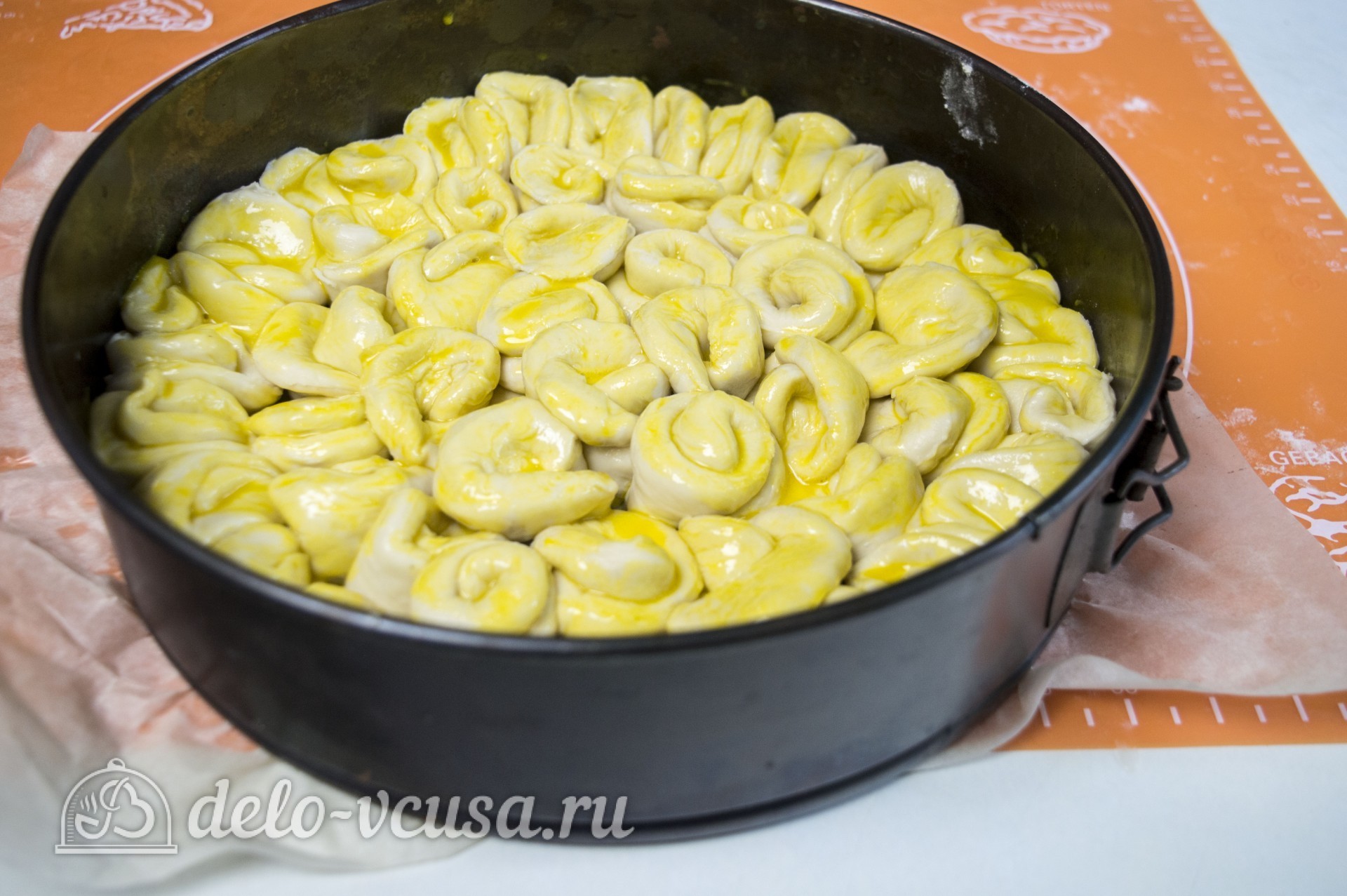 Шаг 9 приготовления Дрожжевые булочки с сыром