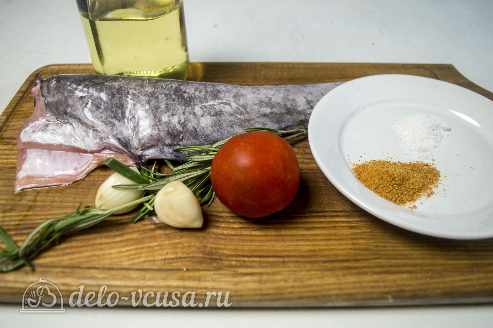 Ингредиенты Сом запеченный с помидорами и розмарином Фото ингредиенты Сом запеченный с помидорами и розмарином
