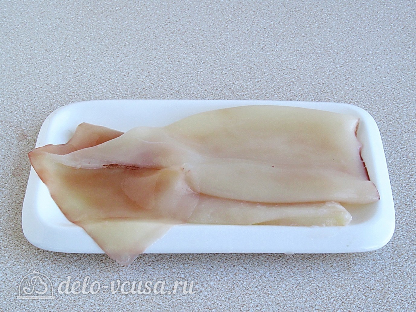 Шаг 1 приготовления Салат с кальмарами и солеными огурцами