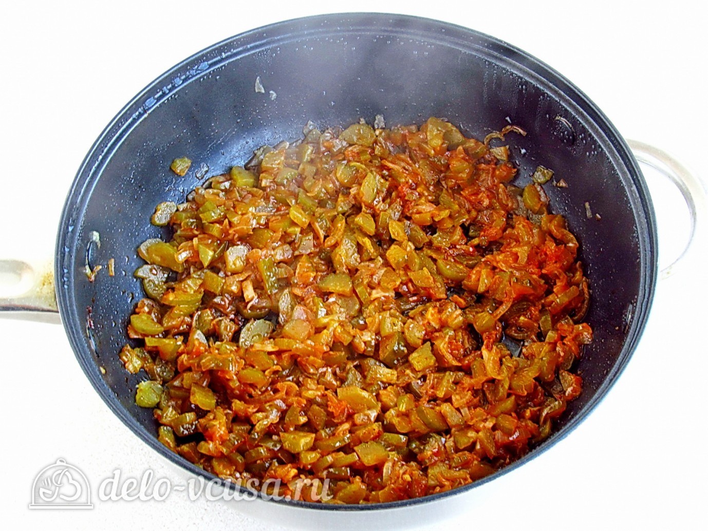 Шаг 6 приготовления Салат с кальмарами и солеными огурцами