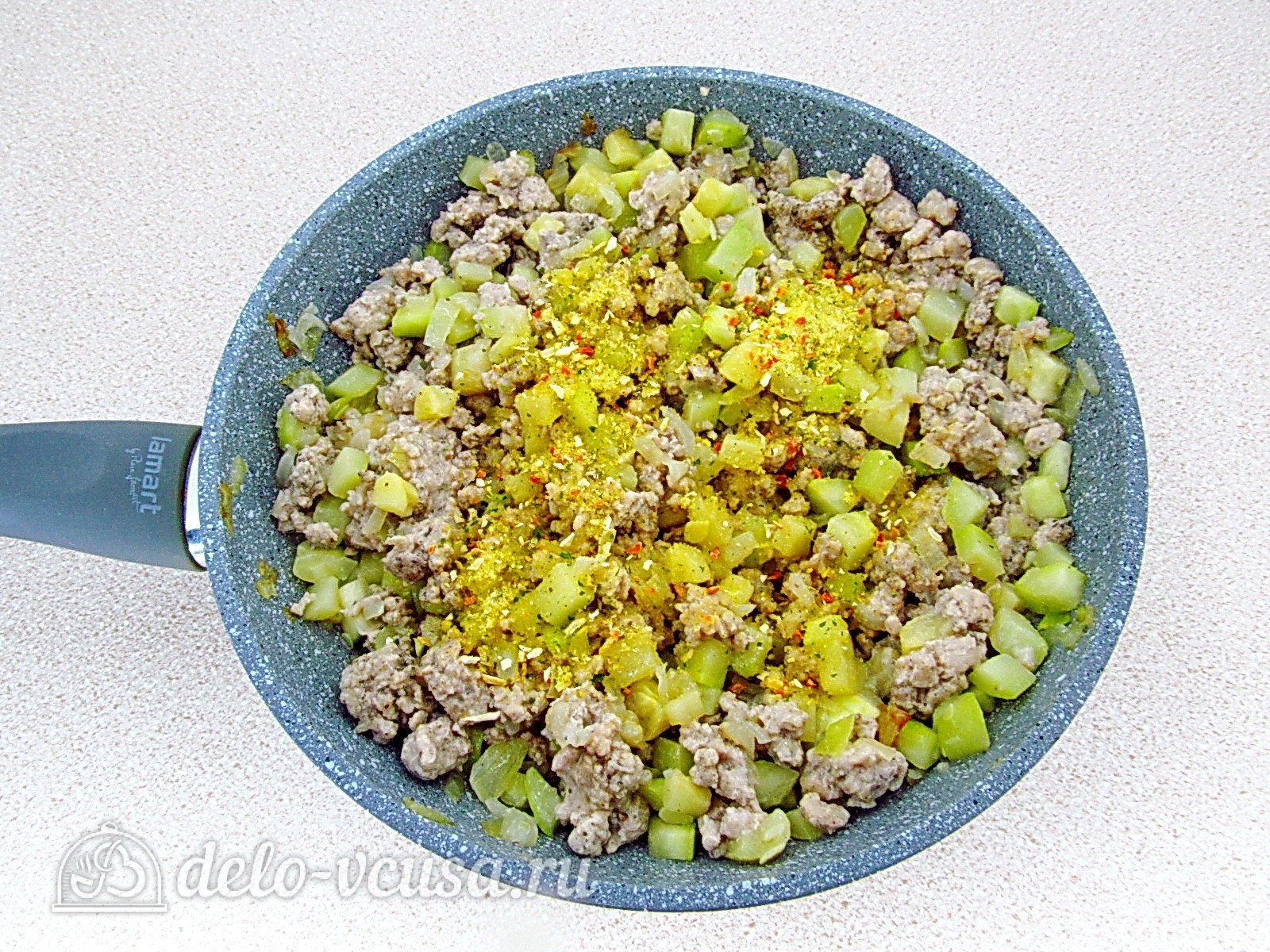 Шаг 7 приготовления Макароны с фаршем и кабачками