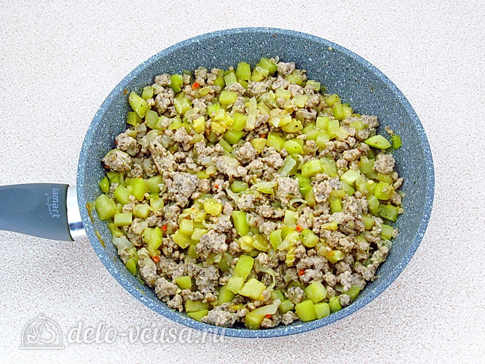 Шаг 8 приготовления Макароны с фаршем и кабачками