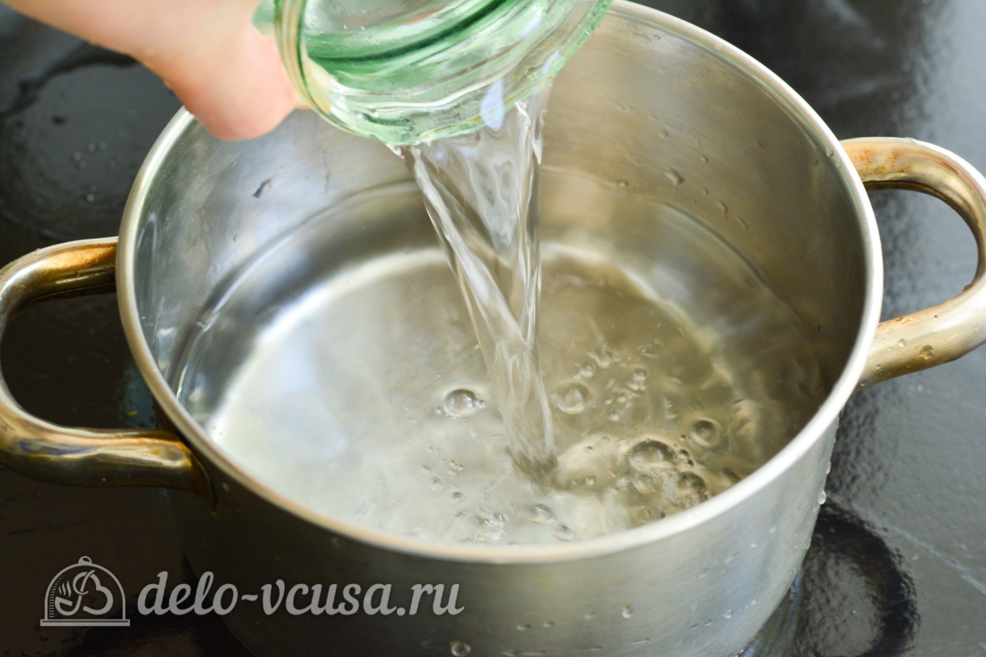 Шаг 1 приготовления Компот из слив с косточками на зиму