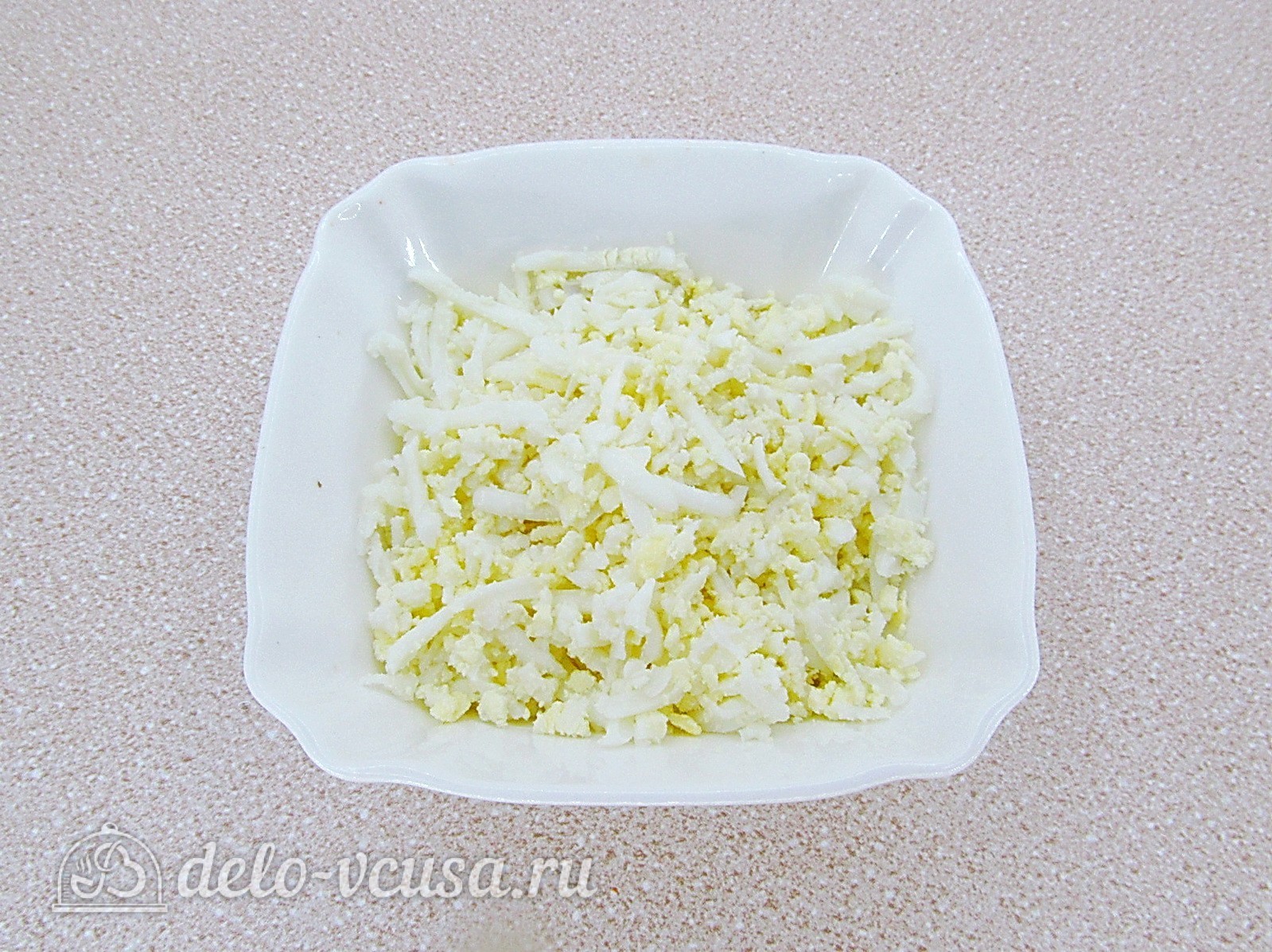Шаг 1 приготовления Горячие бутерброды с колбасой и яйцом