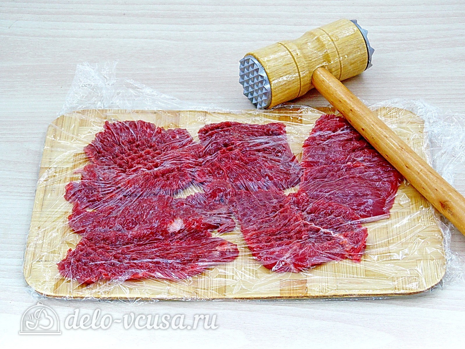 Шаг 2 приготовления Бефстроганов из говядины классический