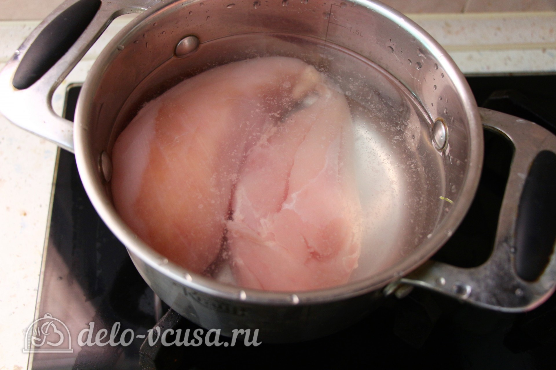 Шаг 1 приготовления Киш с курицей, брокколи и помидорами