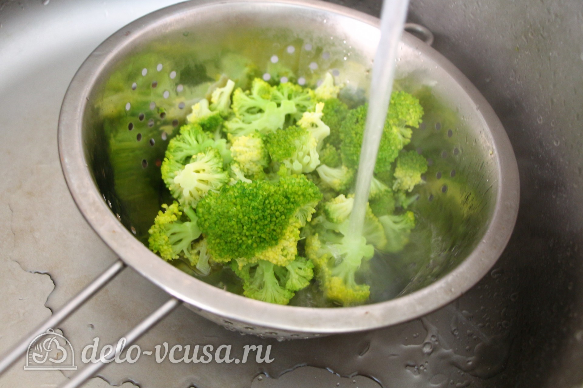 Шаг 7 приготовления Киш с курицей, брокколи и помидорами