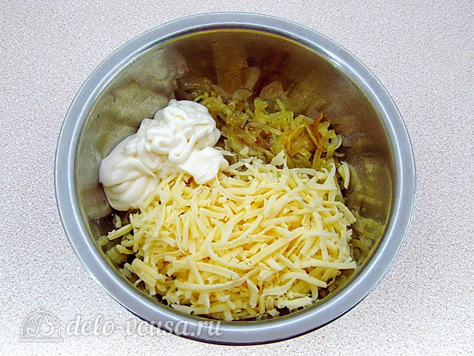 Шаг 8 приготовления Луковый пирог с сыром