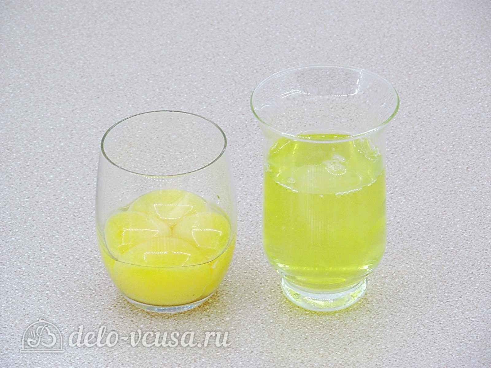 Шаг 1 приготовления Пышная шарлотка с яблоками