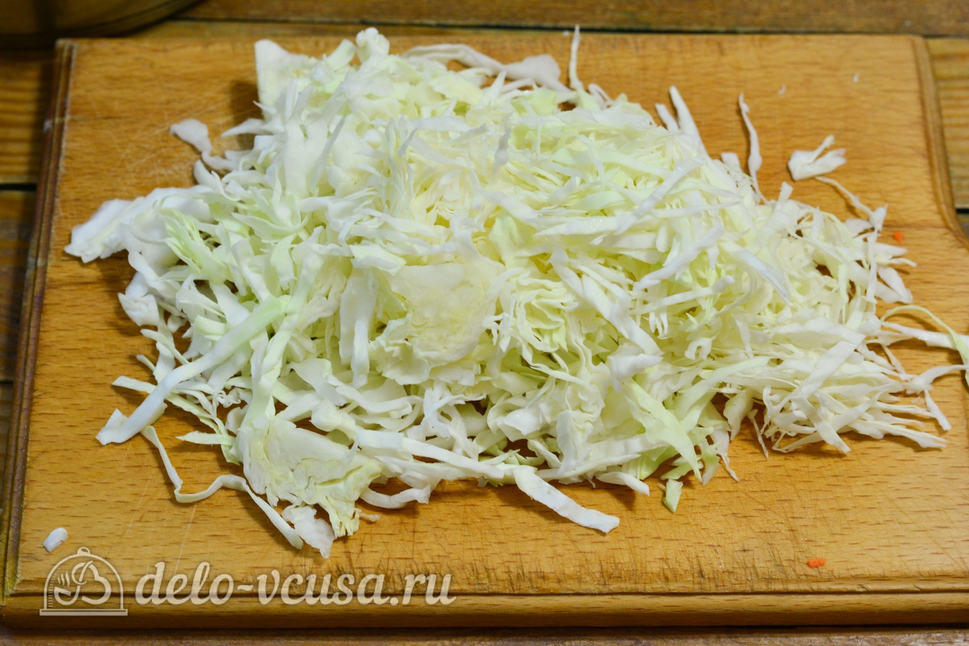 Шаг 2 приготовления Квашеная капуста с яблоками