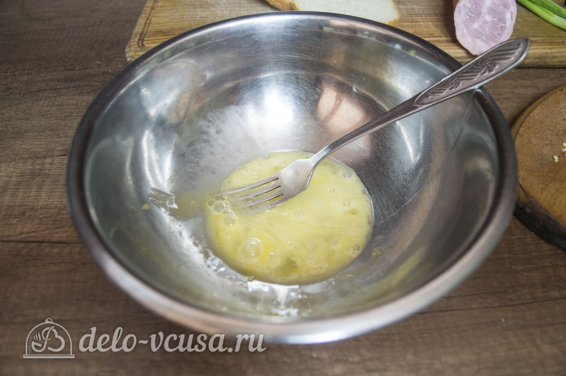 Шаг 1 приготовления Горячие бутерброды с колбасой, сыром и болгарским перцем