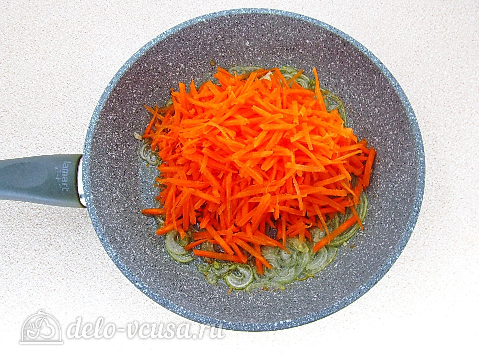 Шаг 5 приготовления Салат из свиного сердца с солеными огурцами