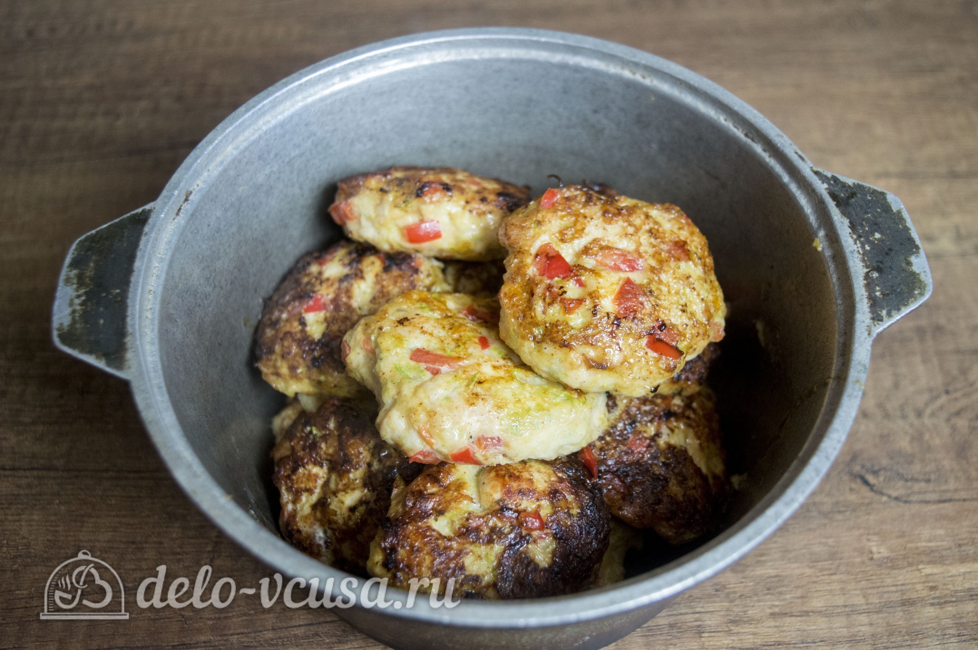 Шаг 6 приготовления Куриные котлеты с овощами и сыром