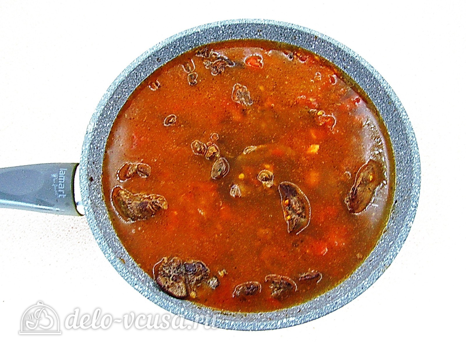 Шаг 7 приготовления Куриная печень с яйцом по-румынски
