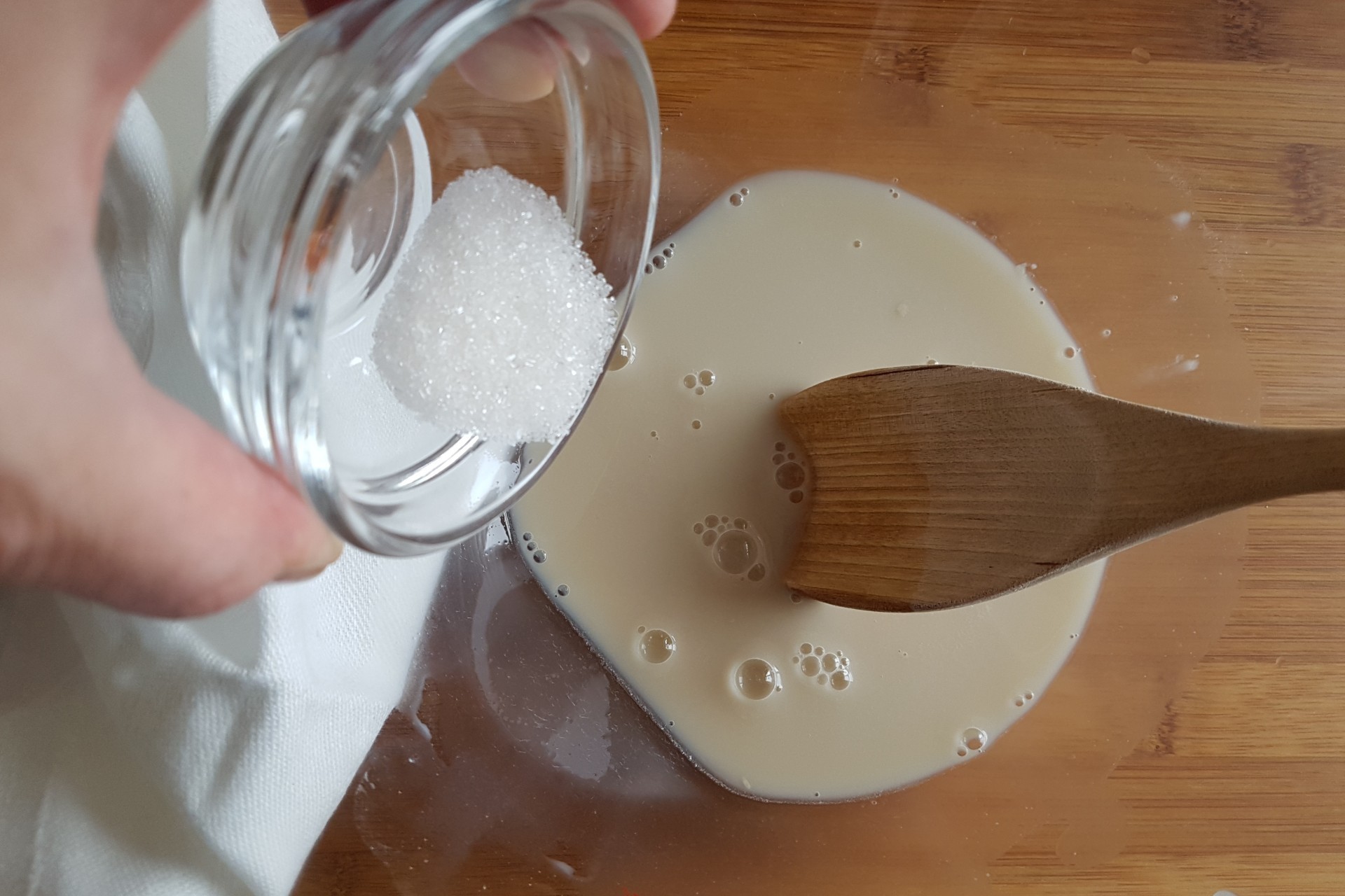 Шаг 2 приготовления Пита с цельнозерновой мукой