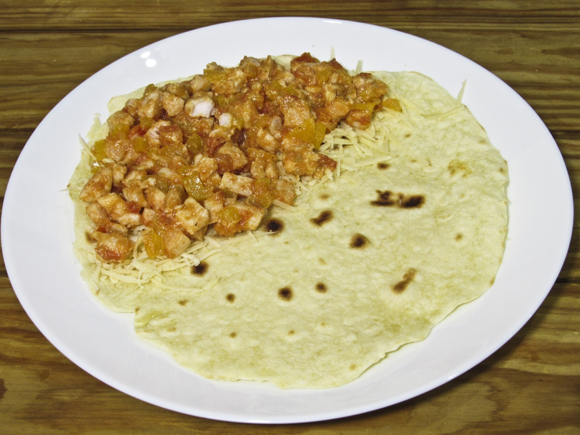 Шаг 13 приготовления Кесадилья с курицей и сыром