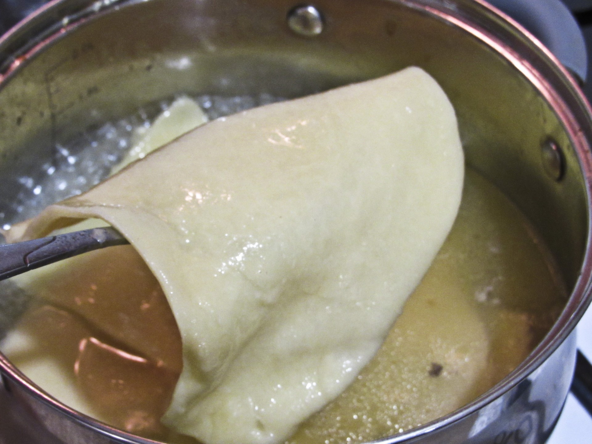 Шаг 15 приготовления Бешбармак из курицы