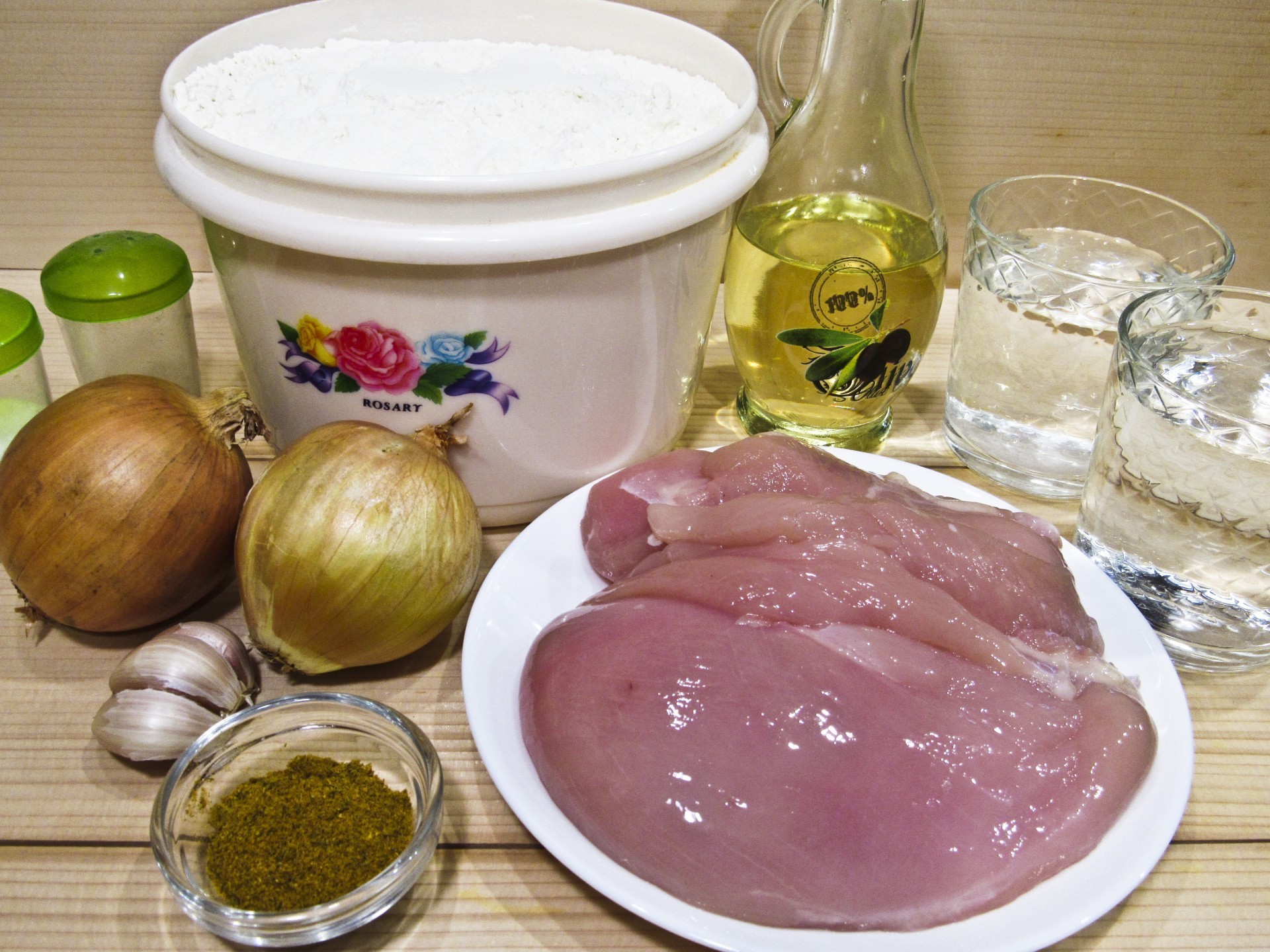 Ингредиенты Домашние хинкали с мясом и зеленью Фото ингредиенты Домашние хинкали с мясом и зеленью