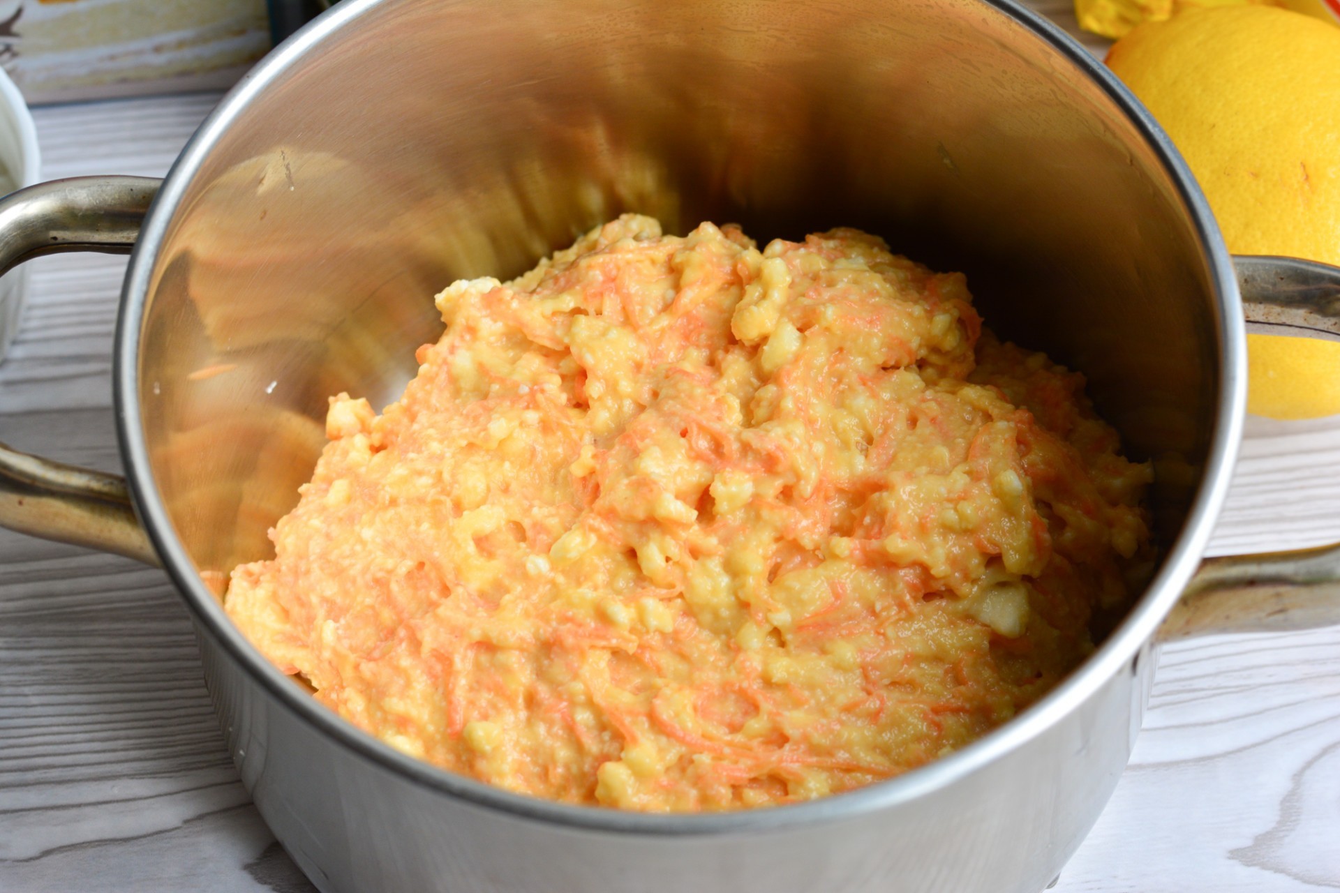 Шаг 7 приготовления Морковно-творожный кулич