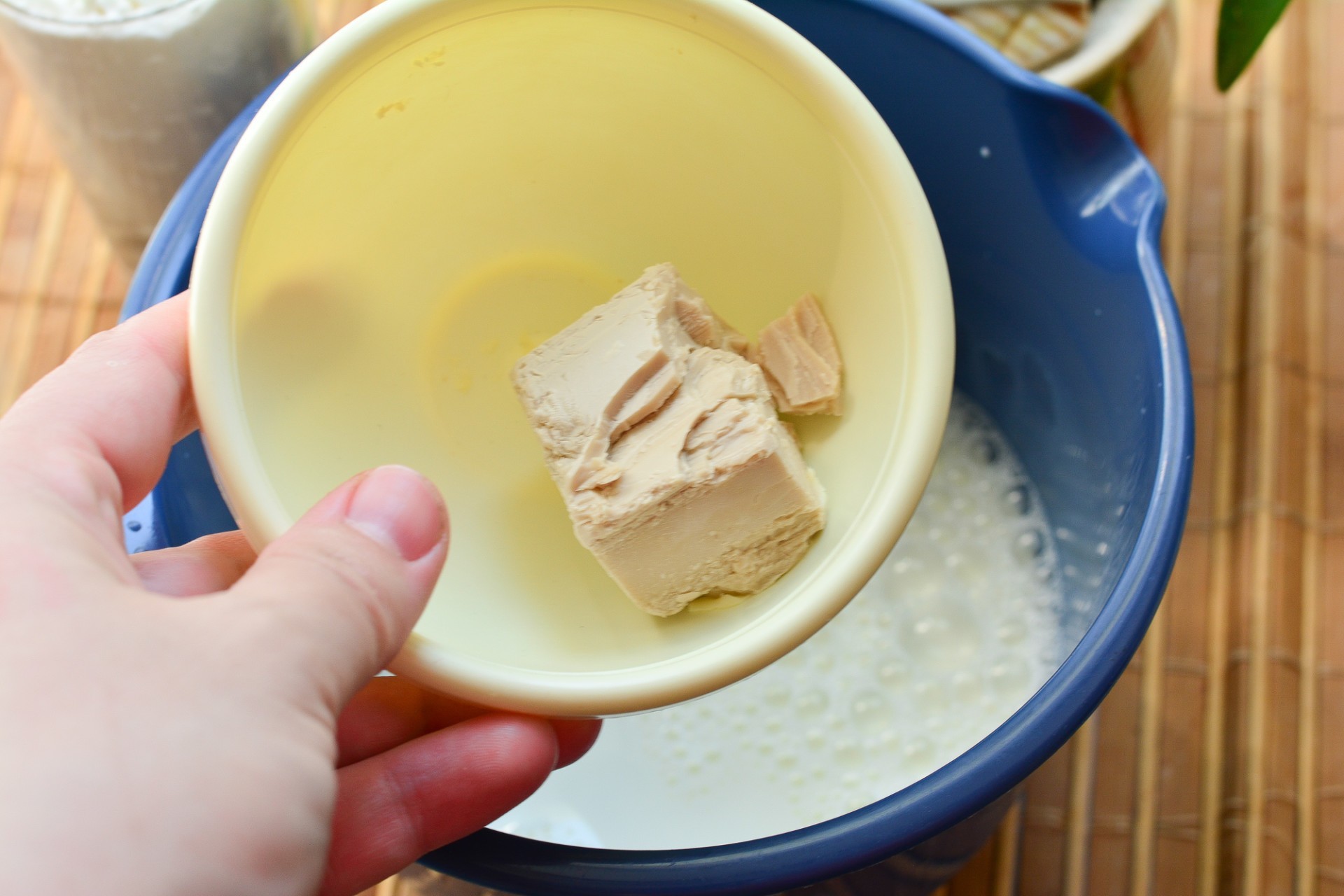 Шаг 1 приготовления Пасхальный кулич на сливках