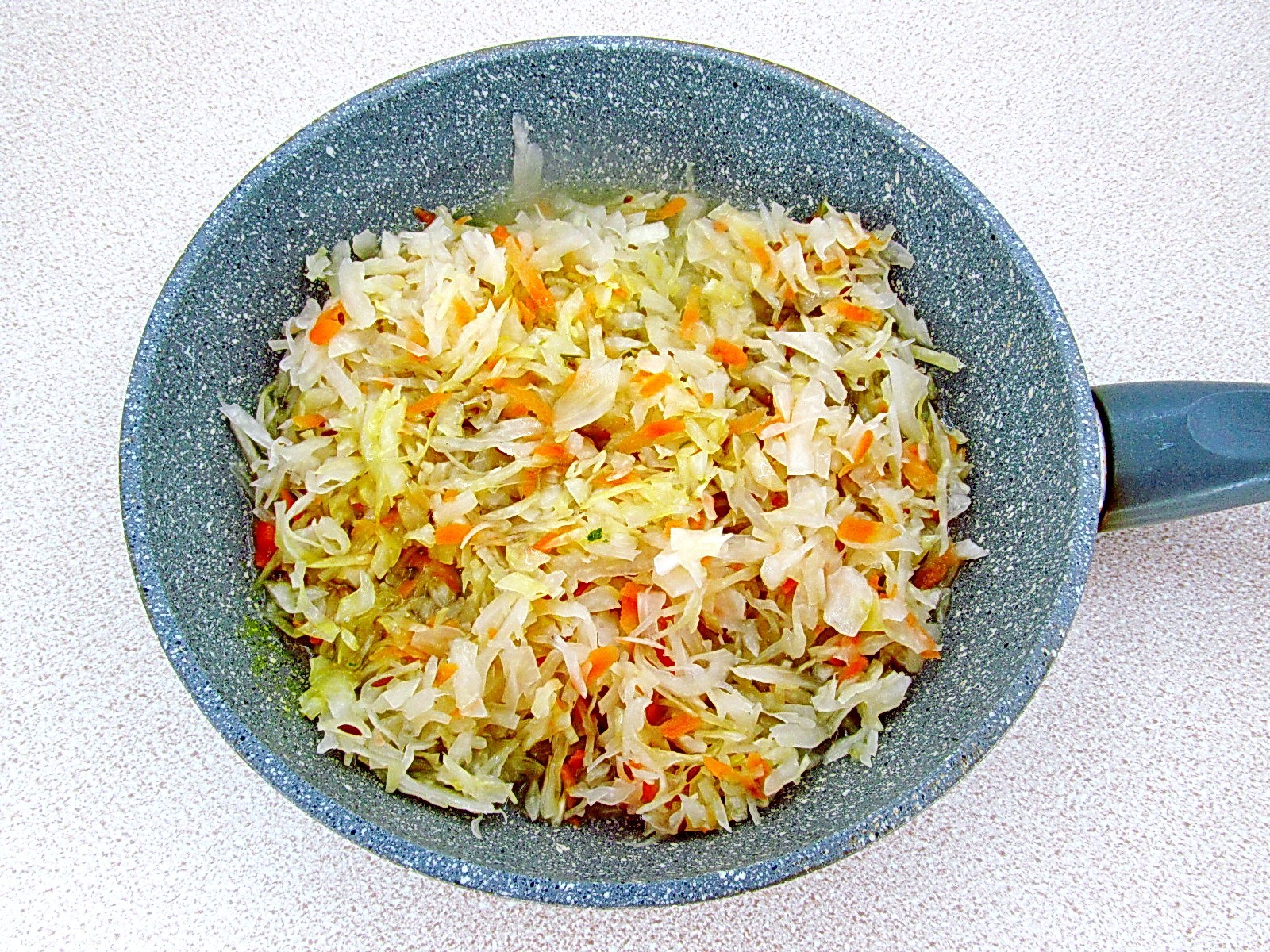 Шаг 2 приготовления Драники с квашеной капустой по-белорусски