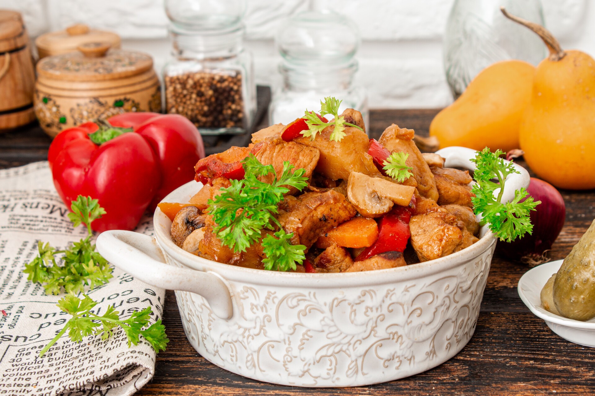 Шаг 10 приготовления Жаркое со свининой, тыквой и овощами