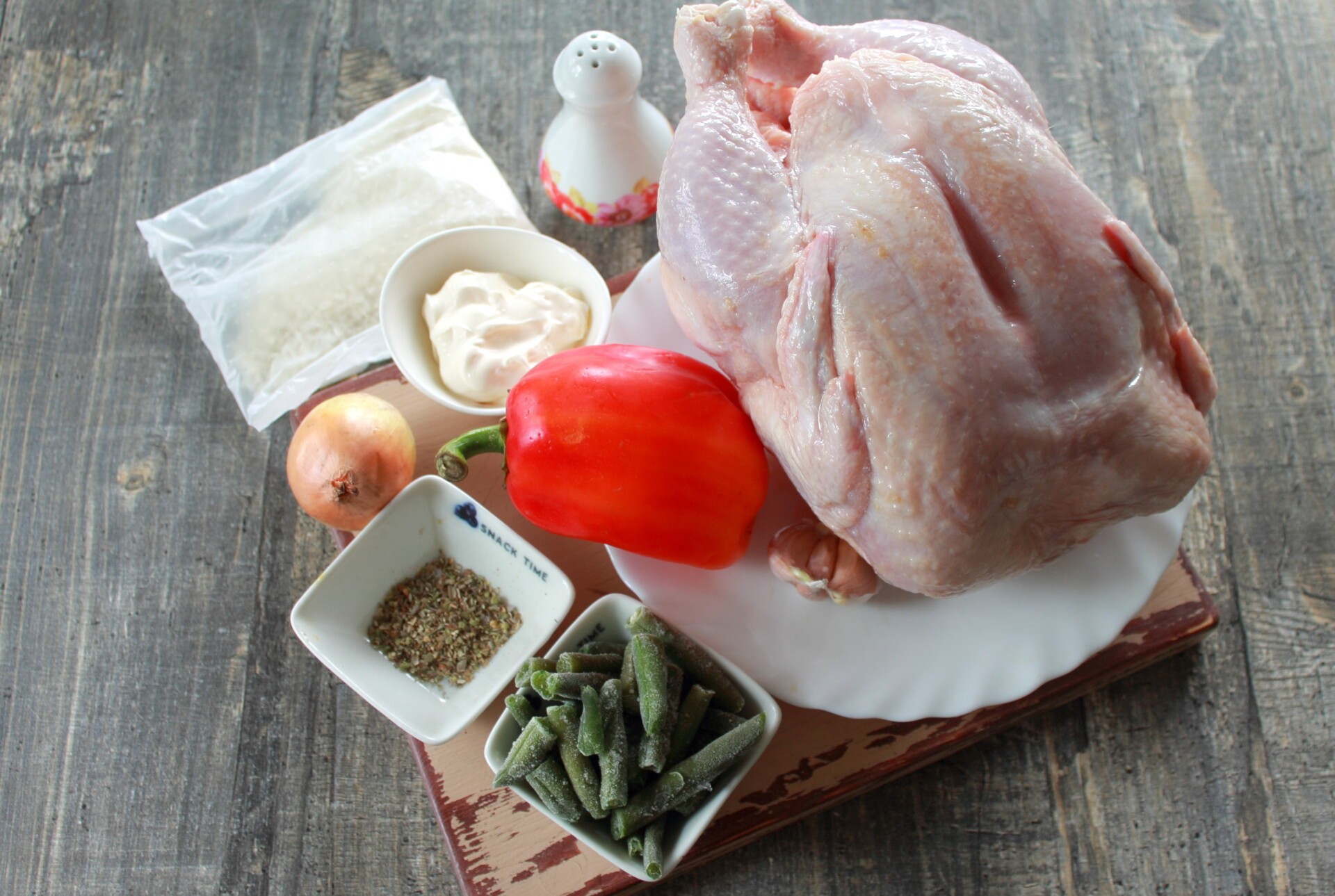 Ингредиенты Курица, фаршированная рисом и овощами Фото ингредиенты Курица, фаршированная рисом и овощами