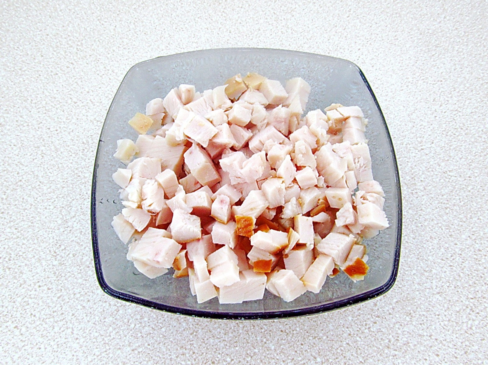 Шаг 7 приготовления Салат из свеклы с фасолью и копченой курицей