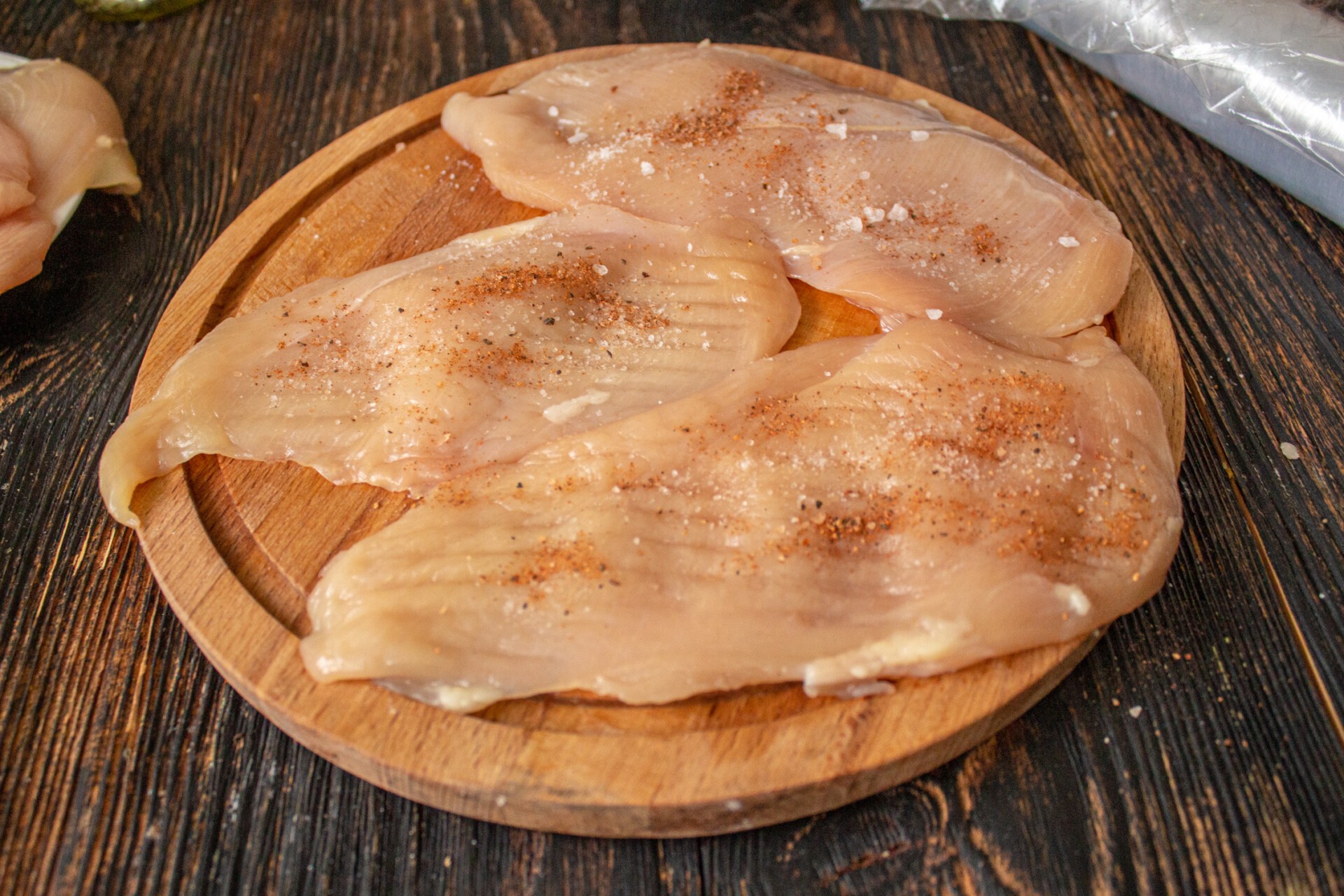 Шаг 3 приготовления Куриные отбивные в панировочных сухарях