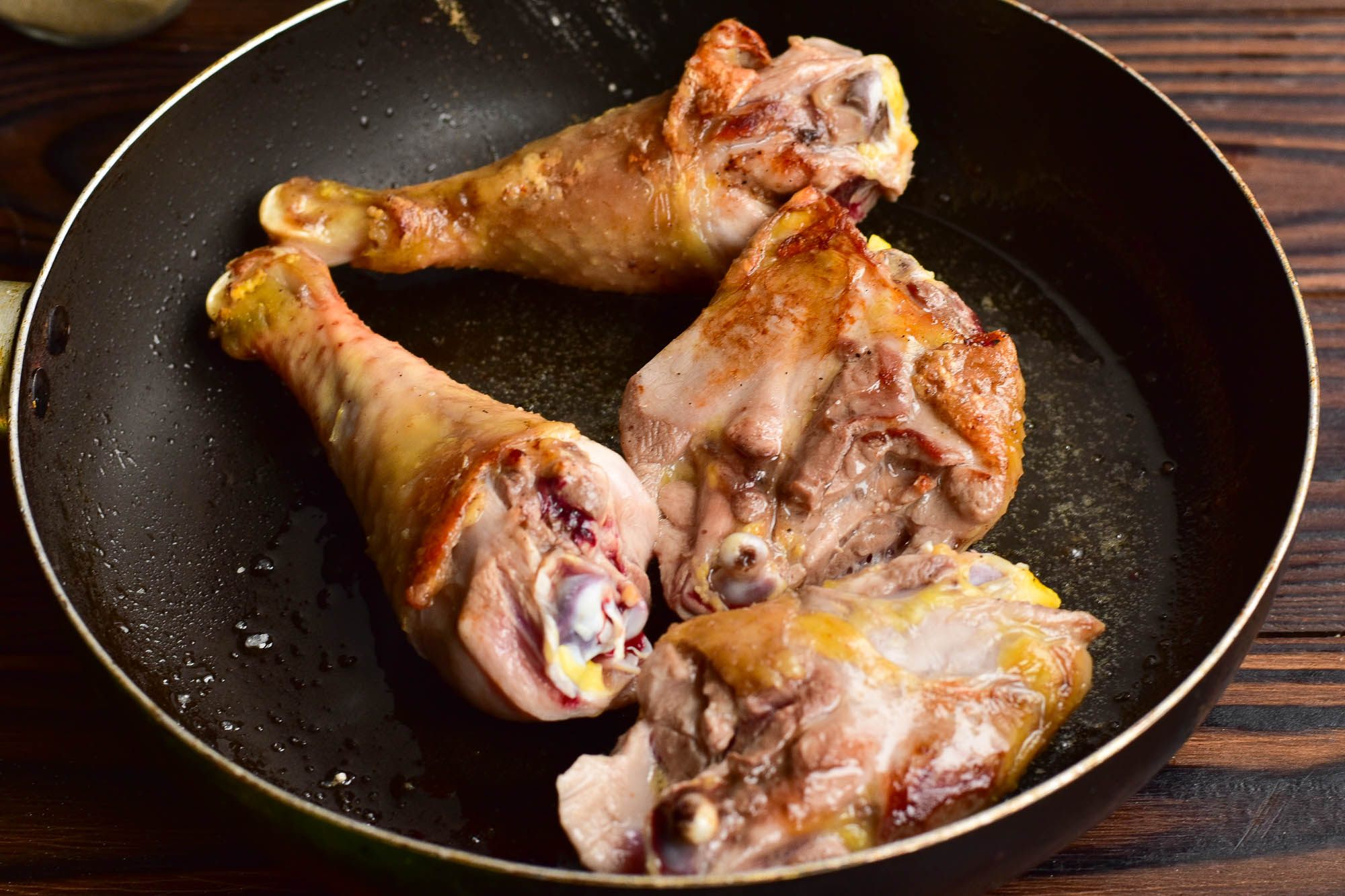 Шаг 2 приготовления Гречка с курицей на сковороде