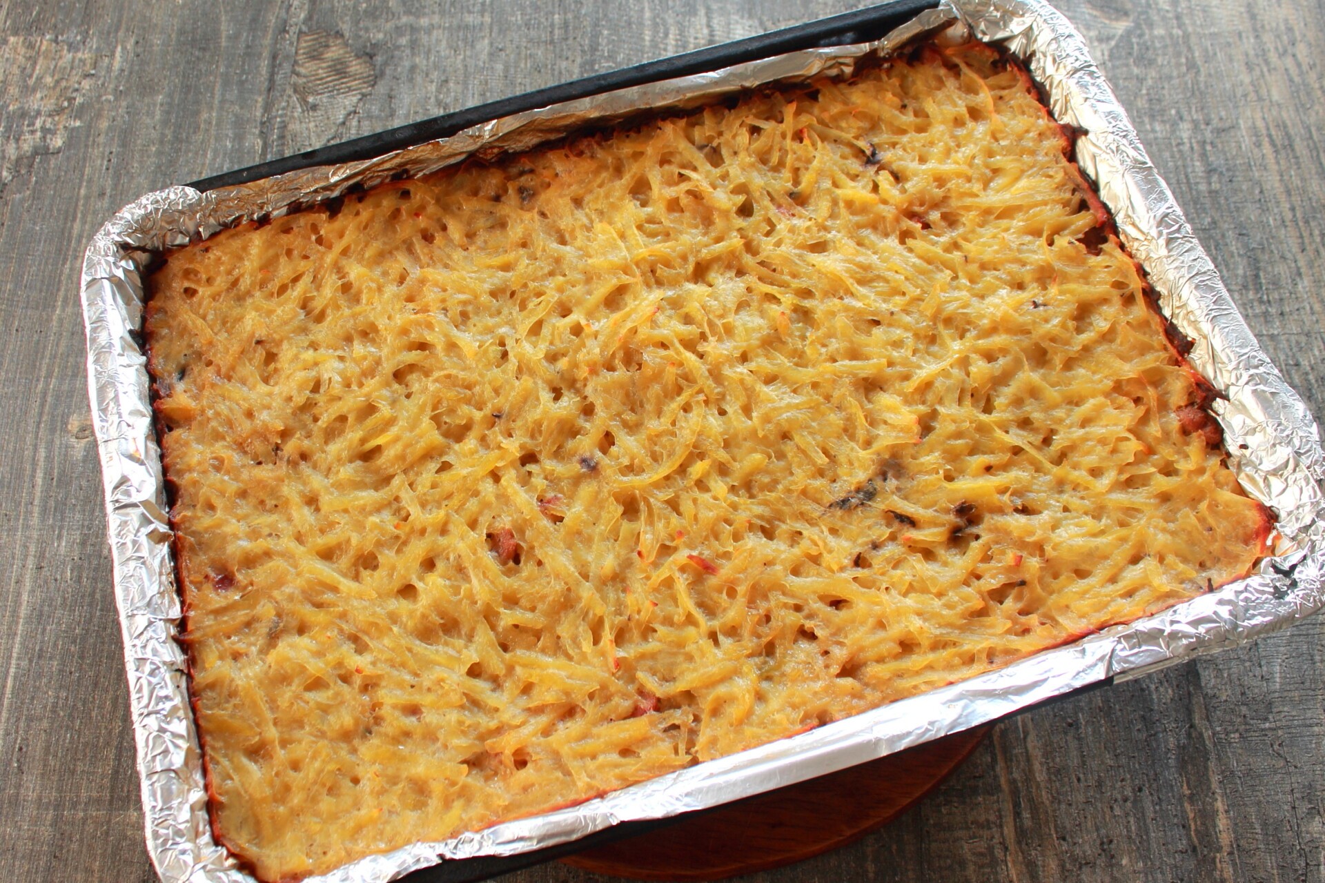 Шаг 10 приготовления Картофельная бабка с мясом и грибами