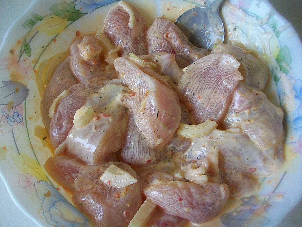 Шаг 6 приготовления Картошка с курицей и овощами в духовке. Баклажаны, помидоры, куриное филе и картошка запеченные в духовке