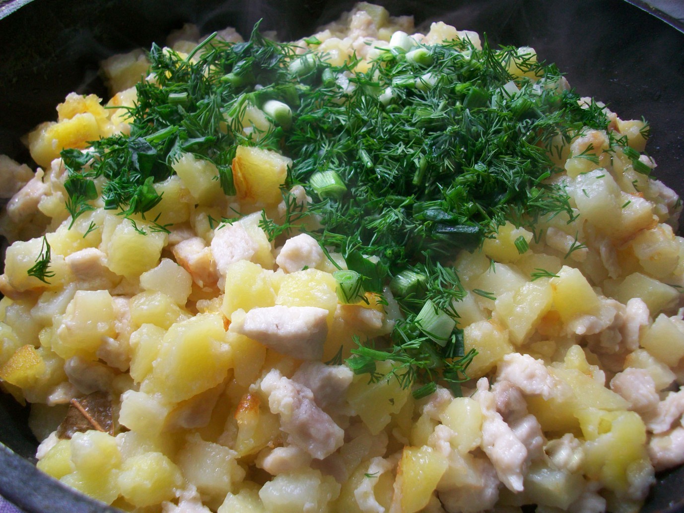 Шаг 13 приготовления Жареная картошка с куриным филе