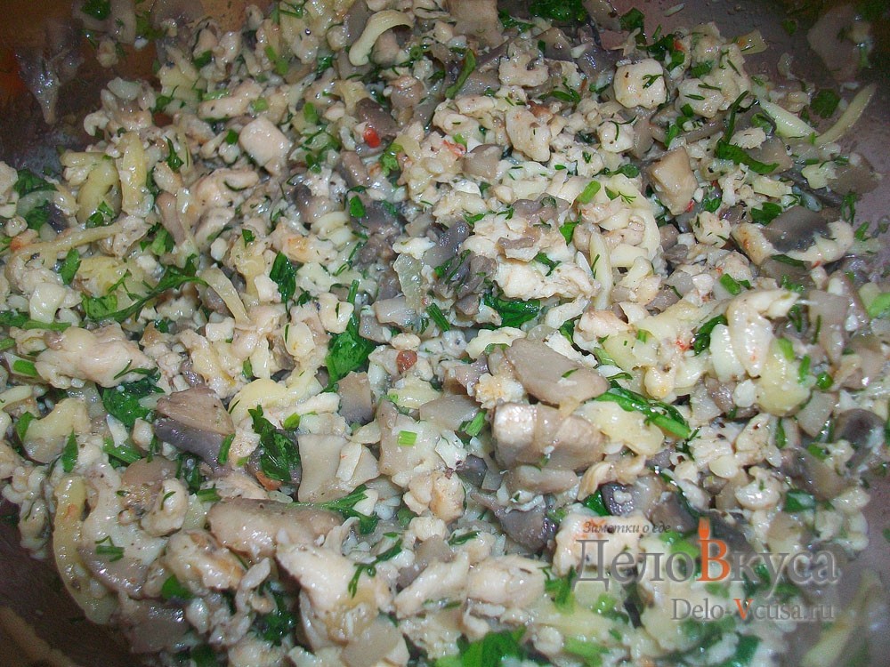 Обложка рецепта Начинка из курицы, грибов, зелени и сыра