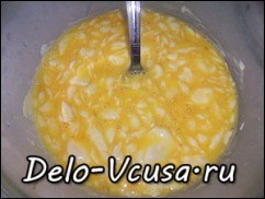 Шаг 4 приготовления Маффины с киви. Бисквитные кексы с кусочками киви