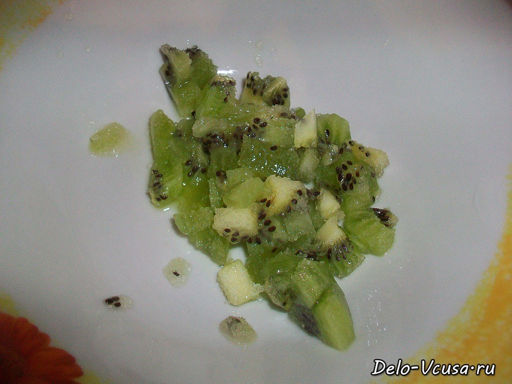 Шаг 7 приготовления Маффины с киви. Бисквитные кексы с кусочками киви