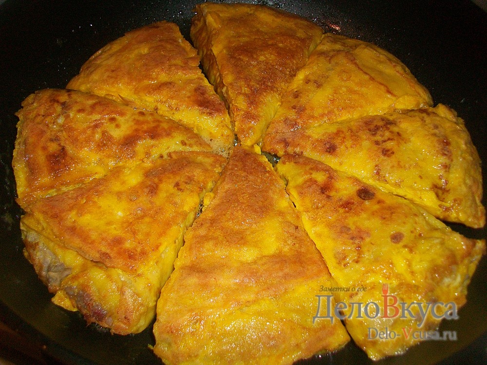 Шаг 16 приготовления Бендерики с мясом. Блинчики с сырым фаршем