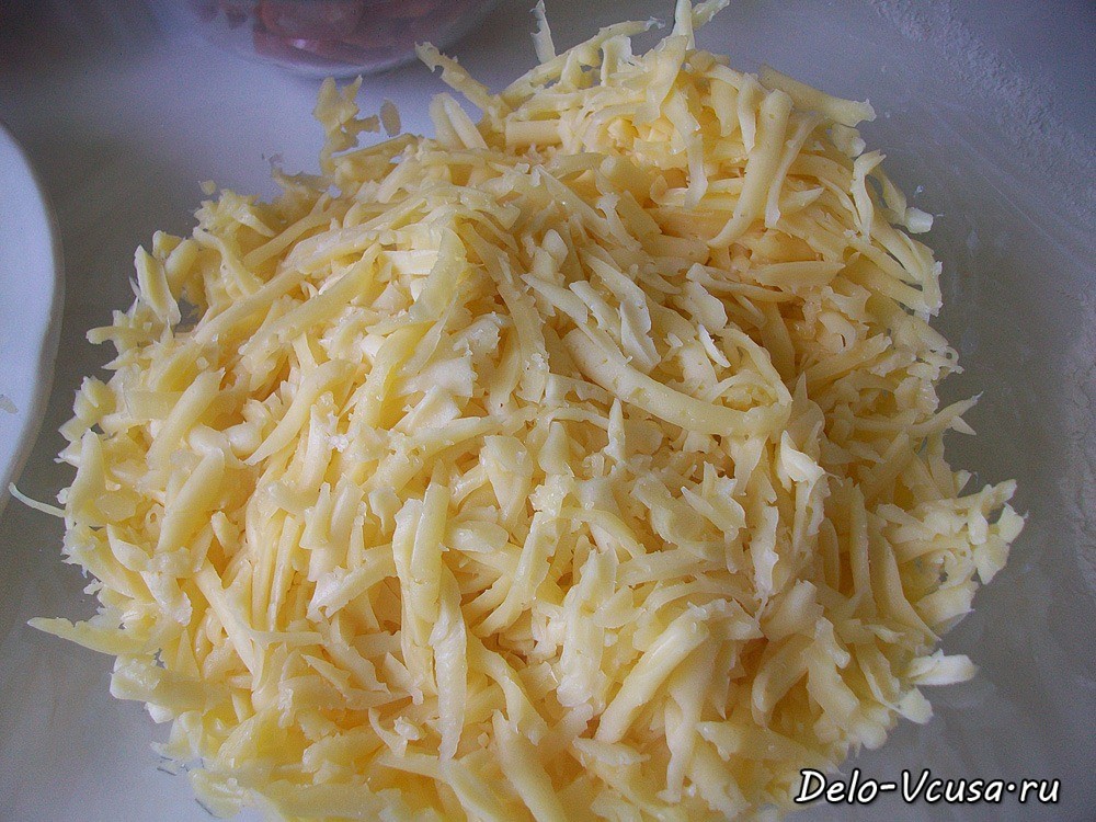 Шаг 8 приготовления Пицца с салями и охотничьими колбасками
